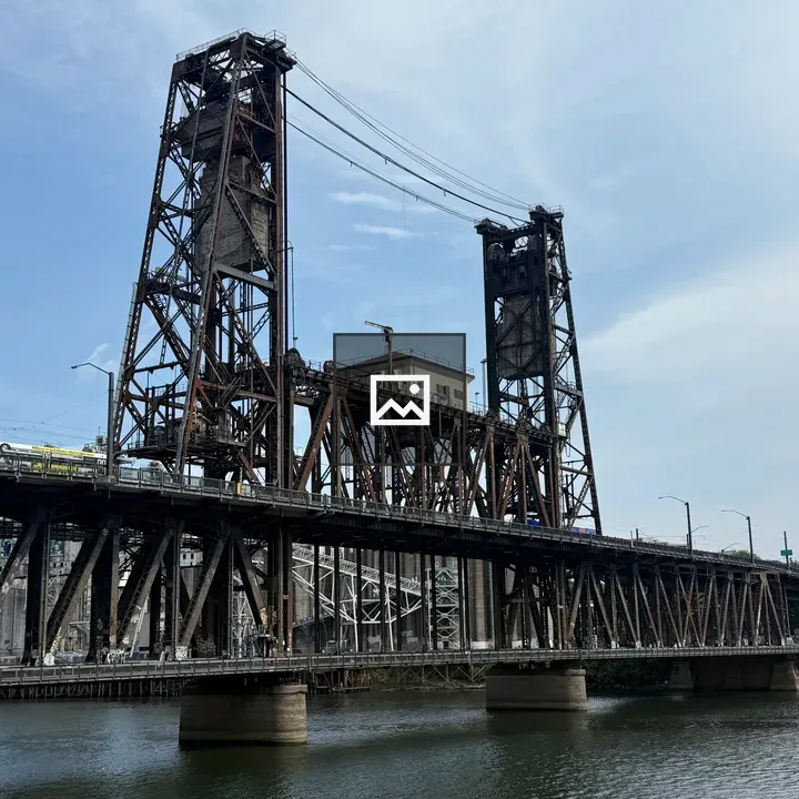 Train bridge over Willamette River