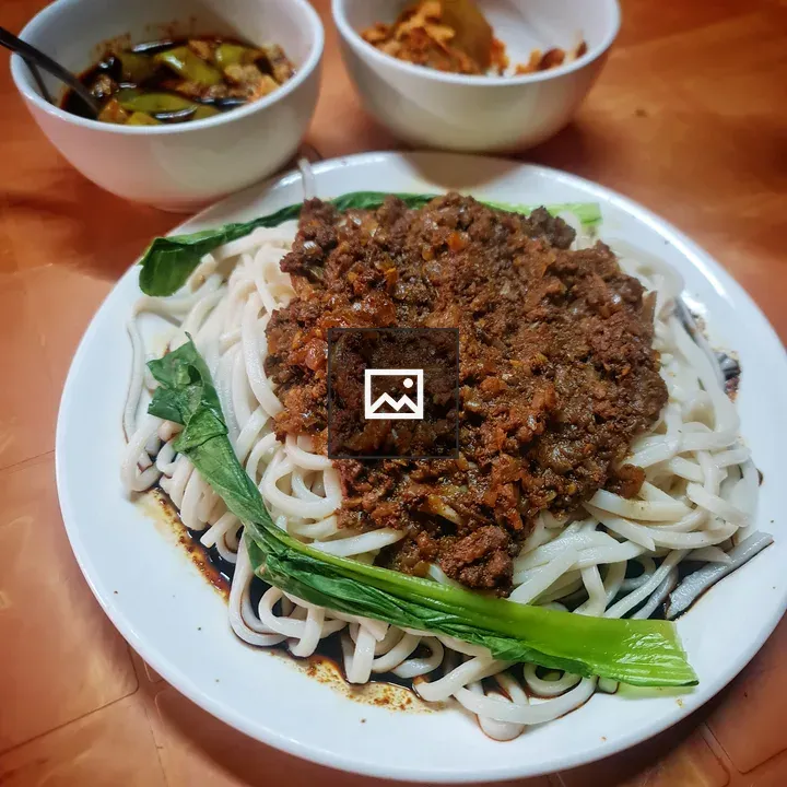 Spicy keema dry noodles