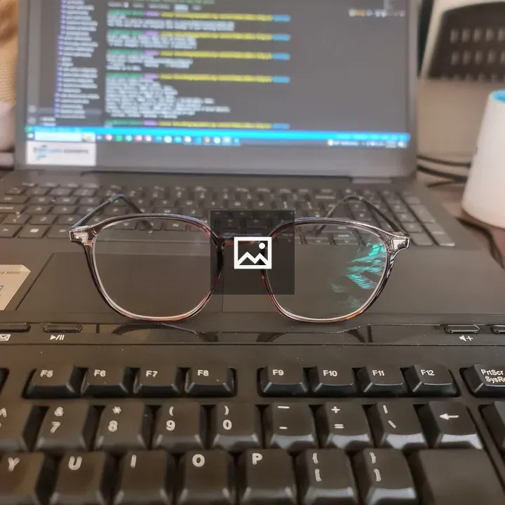 Anti-ray Glass with Laptop