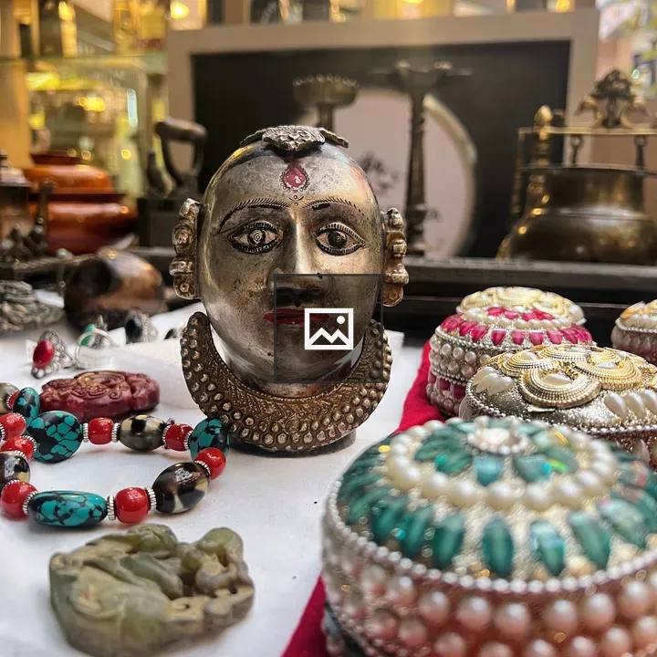 Market stall jewelry sculpture
