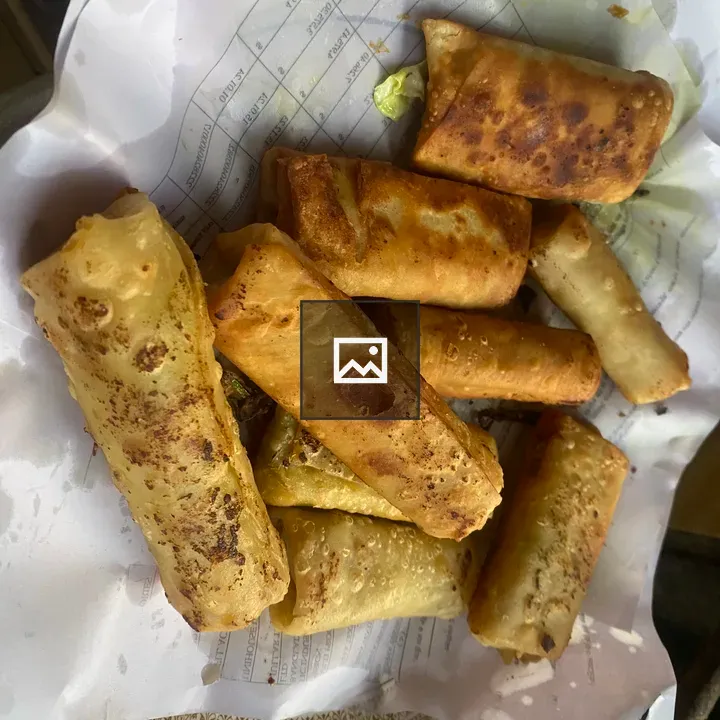 Golden-brown spring rolls