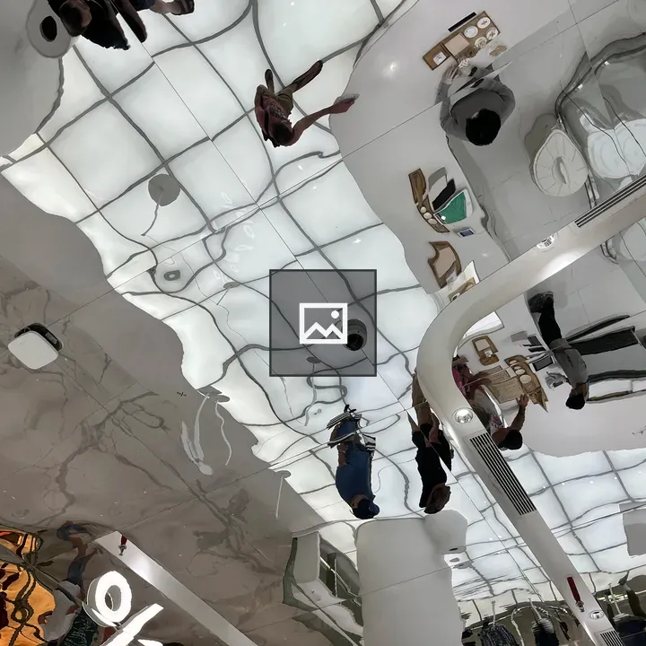 Mirrored ceiling in Bangkok