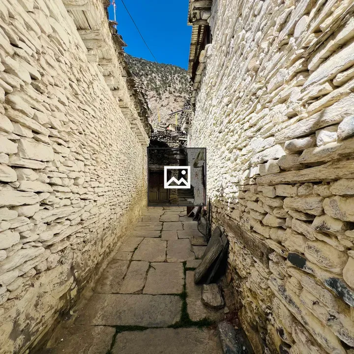 Marpha Pathway with White Walls