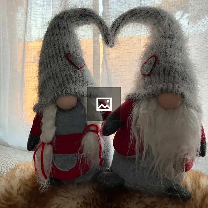 Tomtes with Heart-Shaped Hats