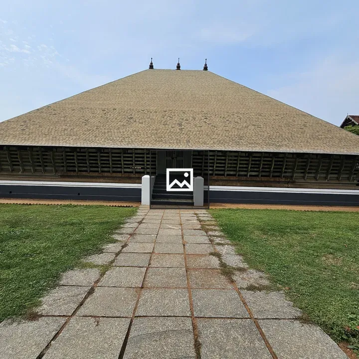 Koothambalam at Vadakkunnathan Temple