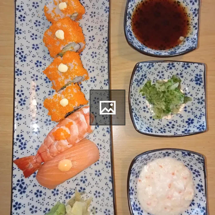 Maki rolls and sushi platter