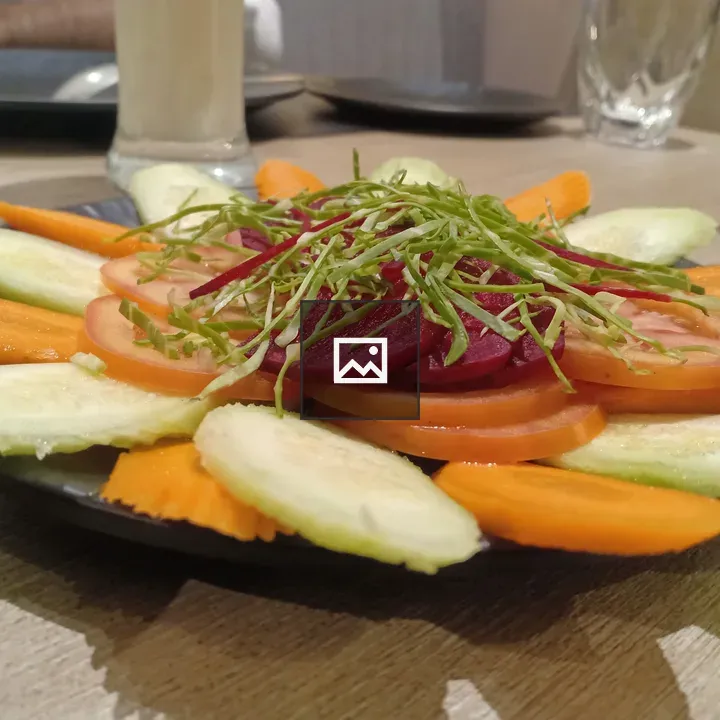 Salad with Tomato and Khira