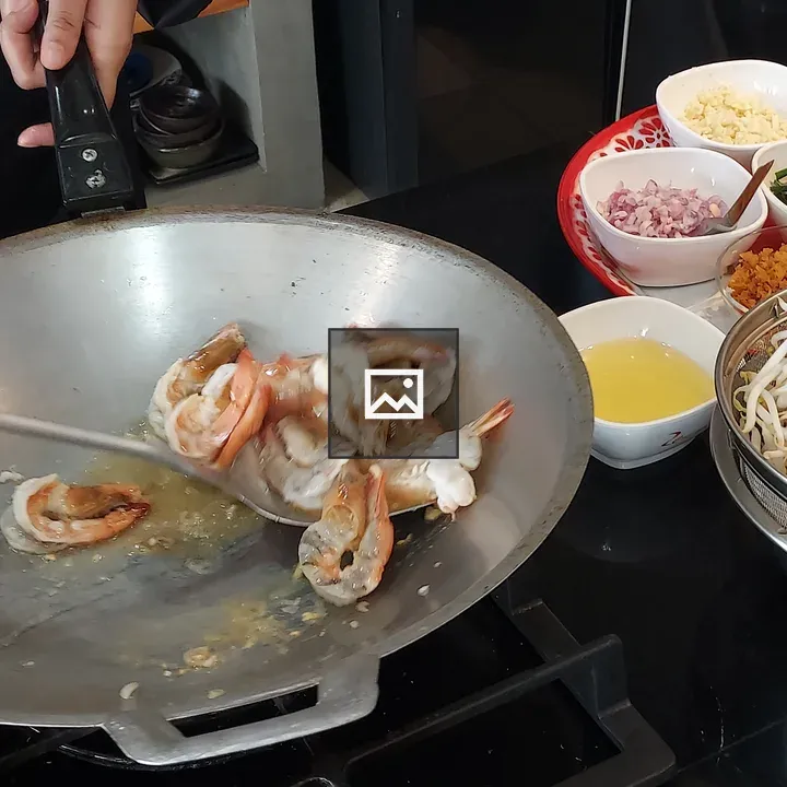 Shrimp Stir-Fry in Wok