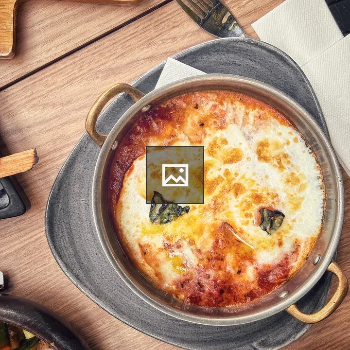 Baked eggs in tomato sauce
