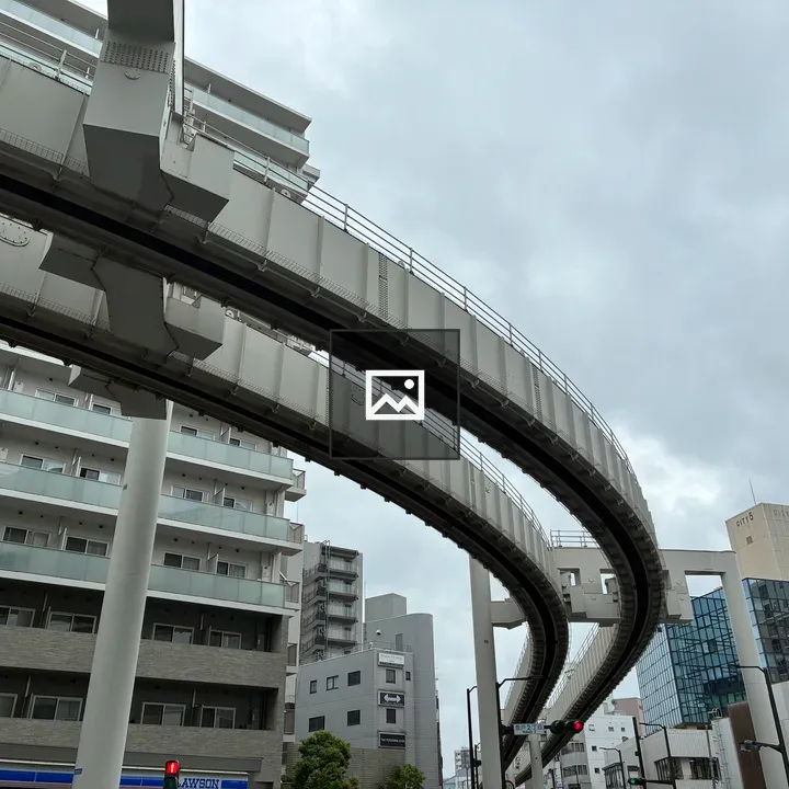 Elevated monorail through city
