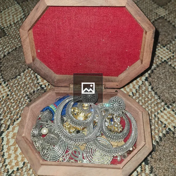 Assortment of silver jewelry