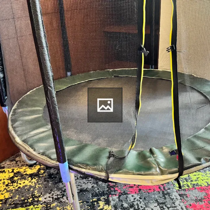 Indoor trampoline with safety net