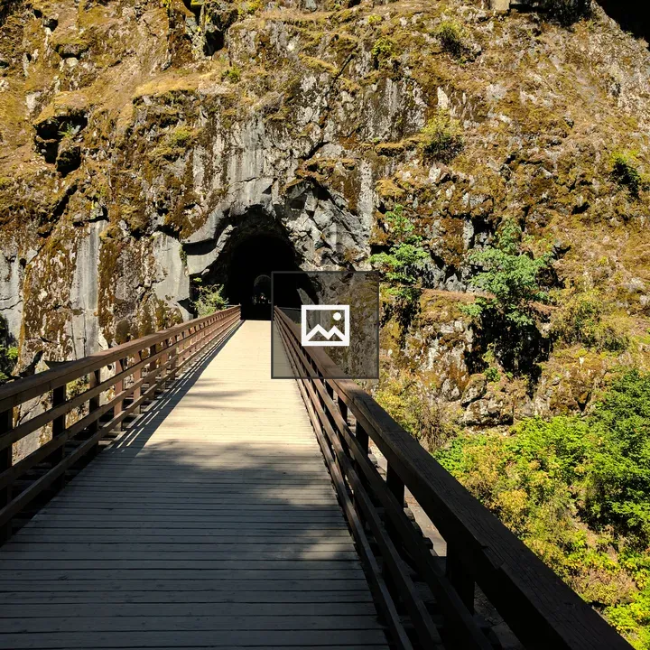 Footbridge at Othello Tunnels