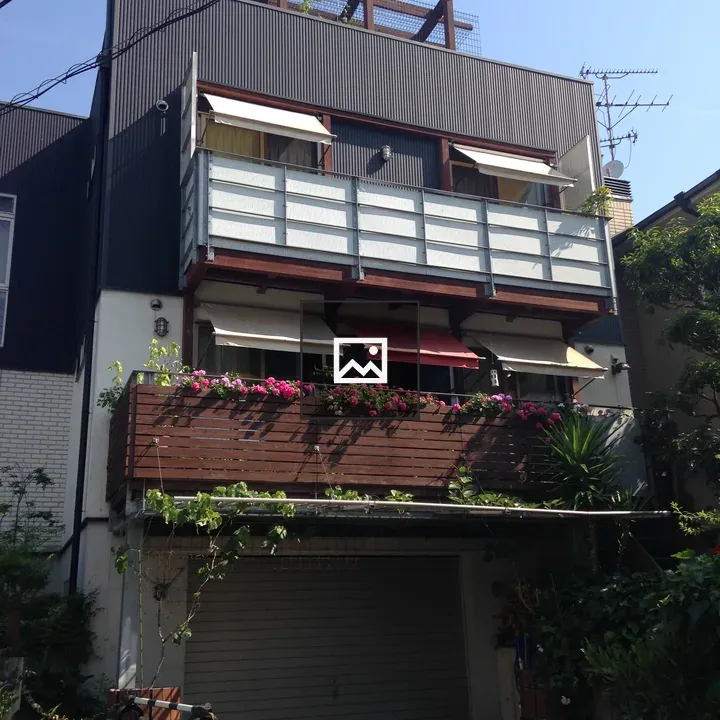 A Modern Japanese House in Kobe