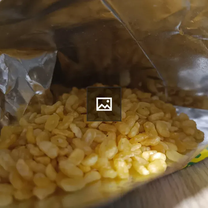 Moomthal rice snack packet