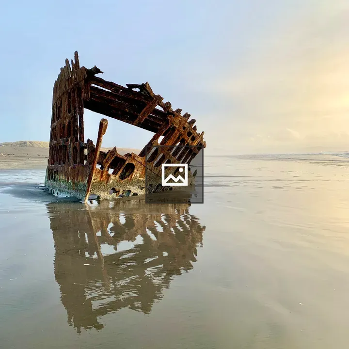 Peter Iredale Wreck on Oregon Beach