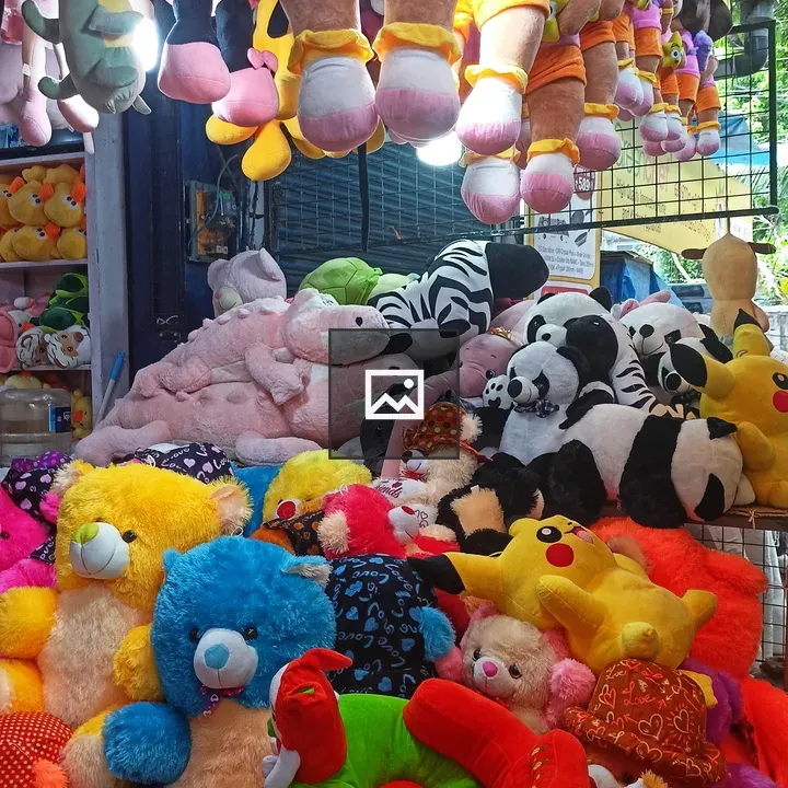 Shop with stuffed toys