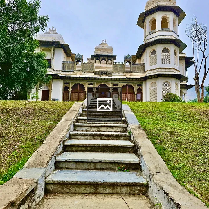 Morning view of Gulabbagh