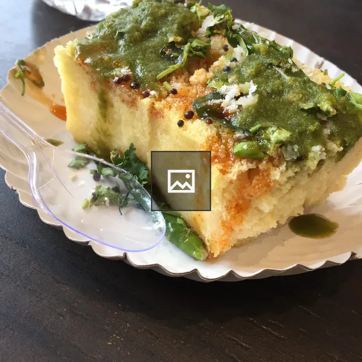 Dhokla with Green Chutney
