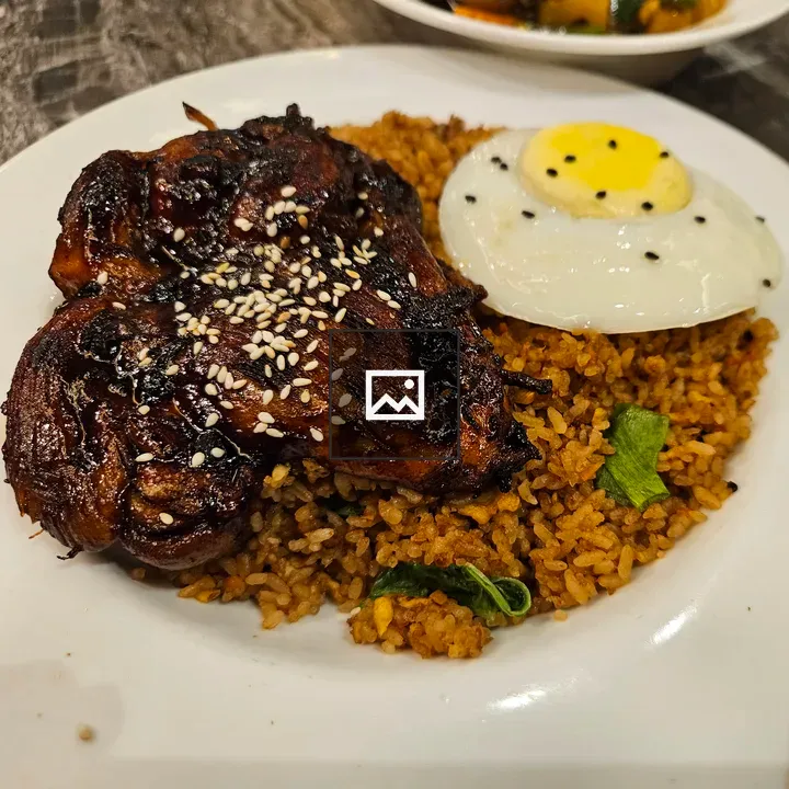 Grilled chicken plate with sesame and rice