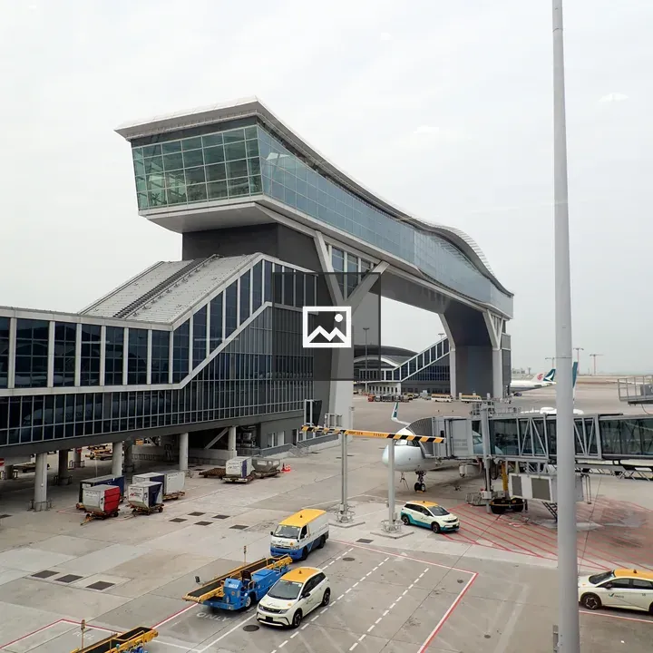 Sky Bridge viewing at HKIA terminal