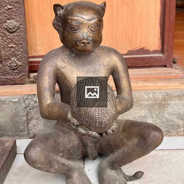 Bronze humanoid statue sculpture