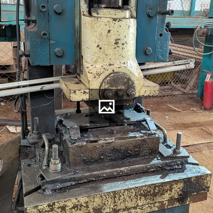 Heavy industrial hydraulic press part