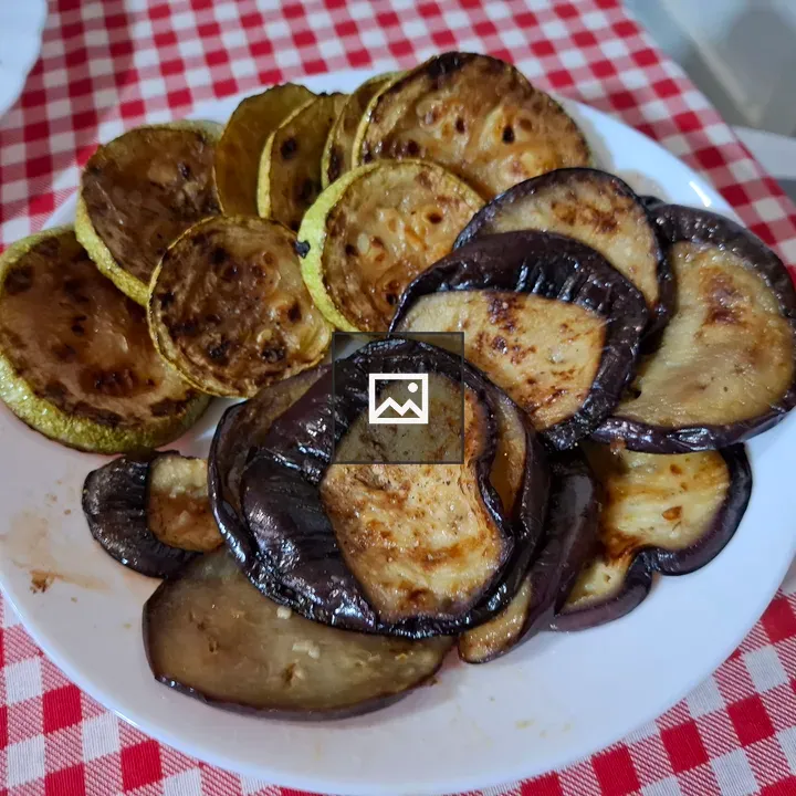 Grilled eggplant and zucchini on plate