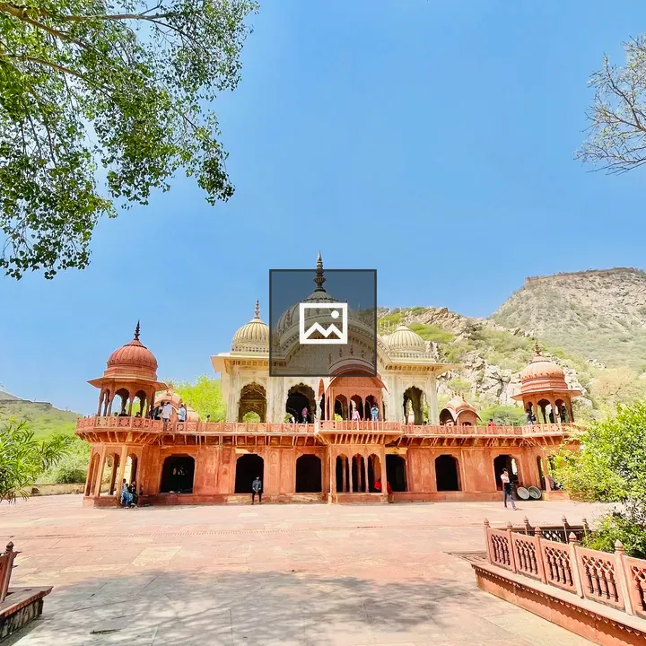 Moosi Maharani Ki Chhatri