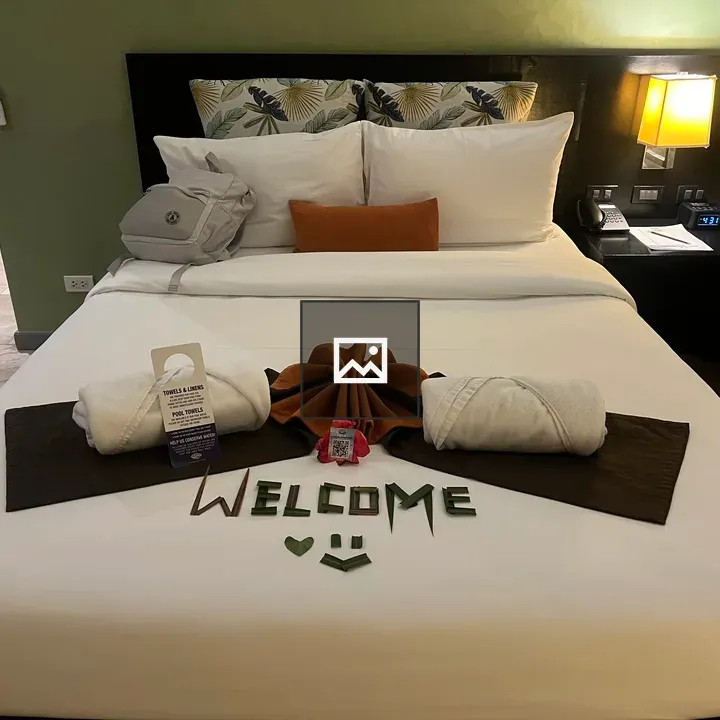 Hotel room bed arrangement