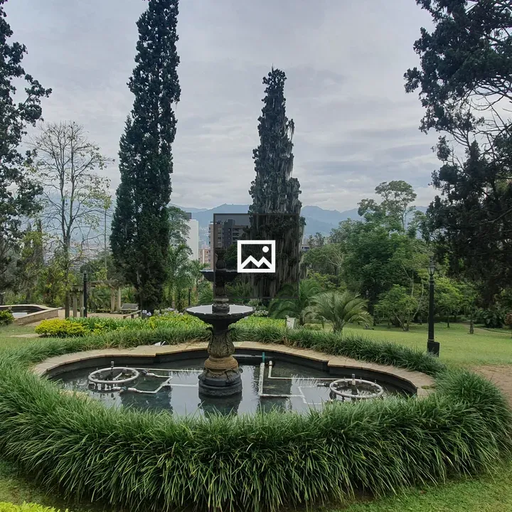 Garden with Circular Fountain