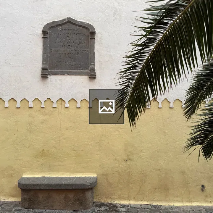 Plaque on Two-Tone Wall in Las Palmas