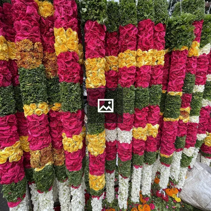Long multicolor garland from flowers