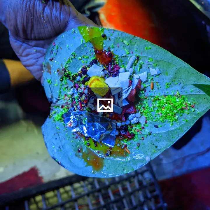Paan Leaf with Colorful Filling