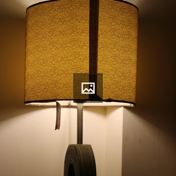 Decorative table lamp